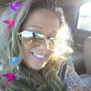 Meet your Posher, Candice